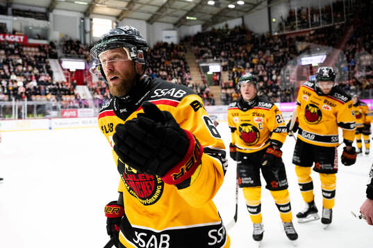 Luleås Linus Omark jublar