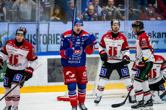 Oskarshamns Hampus Karlsson jublar