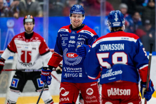 Oskarshamns Hampus Karlsson jublar