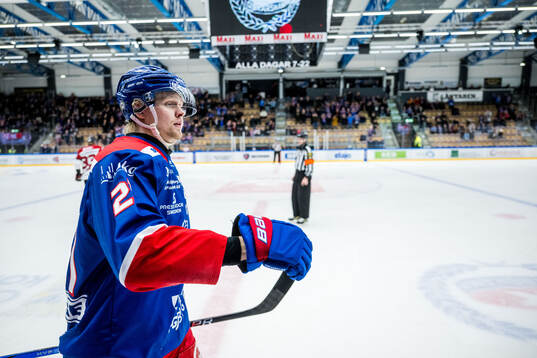 Oskarshamns Hampus Karlsson jublar