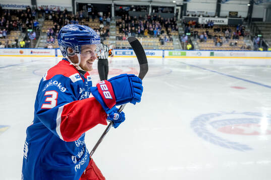 Oskarshamns Niclas Burström jublar