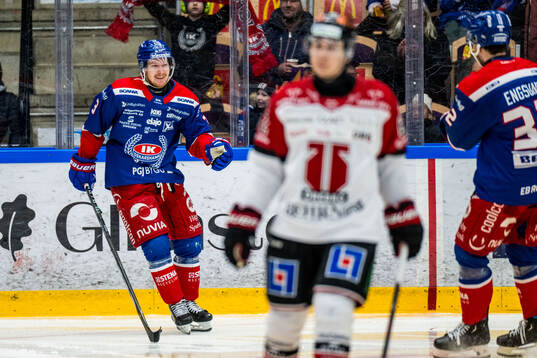 Oskarshamns Niclas Burström jublar