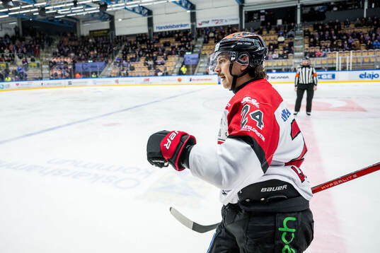 Örebros Hannes Björninen jublar