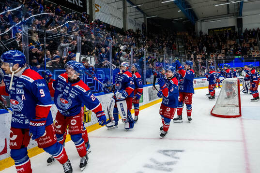 Oskarshamn spelare jublar