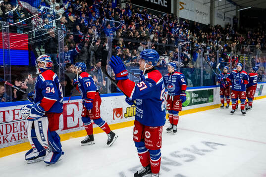 Oskarshamn spelare jublar