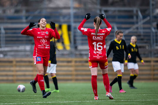 Örebros Ashley Michelle Barron jublar