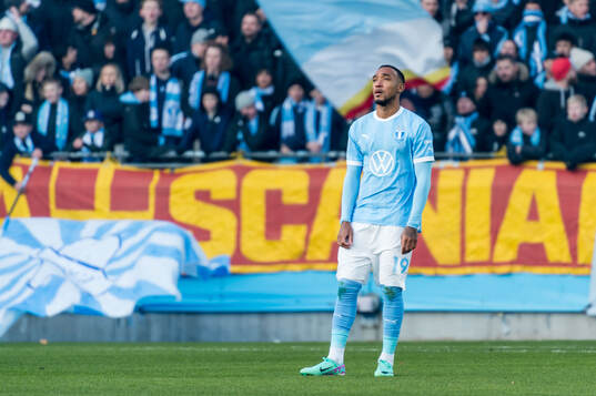 Malmö FFs Derek Cornelius deppar
