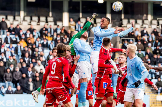 IFK Norrköpings målvakt Oscar Jansson mot Malmö FFs