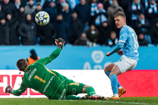 Malmö FFs Sebastian Vinther Jørgensen gör 3-1 bakom IFK