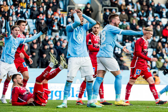 Malmö FFs Derek Cornelius deppar