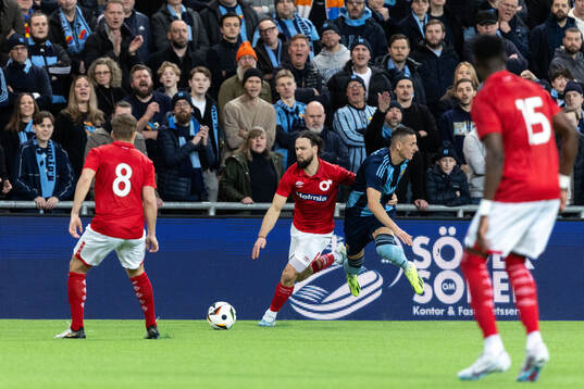 Degerfors Abdelkarim Mammar Chaouche och Djurgårdens Haris