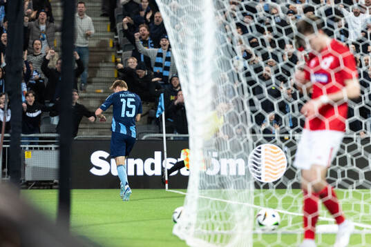 Djurgårdens Oskar Fallenius jublar