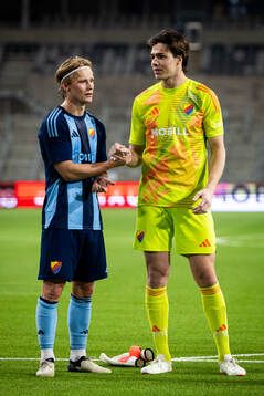 Djurgårdens Tobias Gulliksen och målvakt Jacob Widell