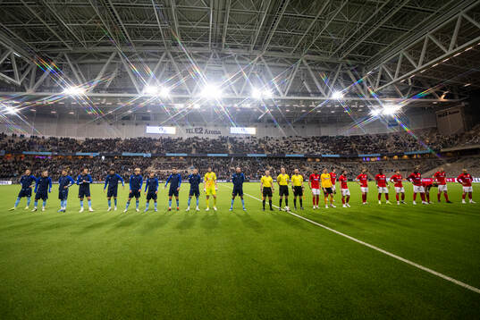 Djurgårdens och Degerfors spelarna i lineup