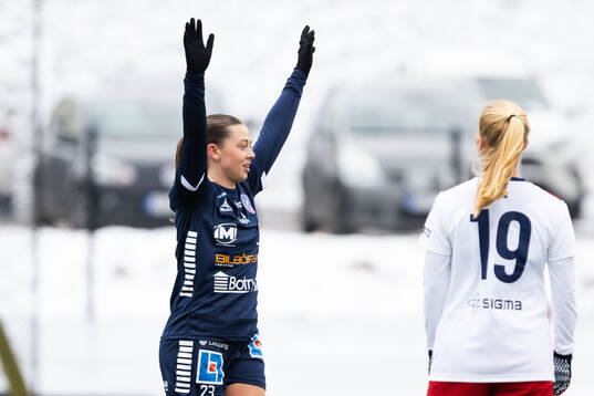 Linköpings Cornelia Kapocs jublar