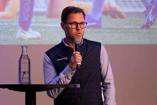 Sportchef Dam, Peter Svanström