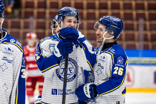 Leksands Lukas Vejdemo och Patrik Norén  jublar