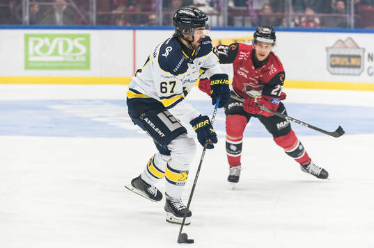HV71s Oliwer Kaski och Malmö Redhawks Robin Alvarez