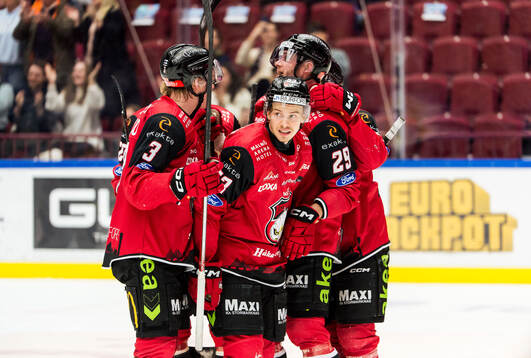 Malmö Redhawks Albert Sjöberg jublar