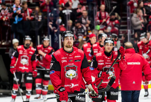 Malmö Redhawks Johan Ivarsson och Johan Olofsson jublar