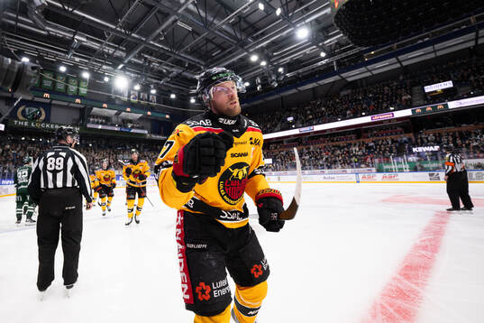 Luleås Linus Omark jublar