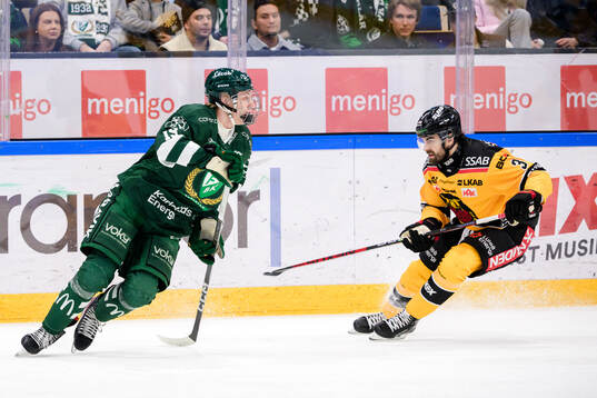 Färjestads Jack Berglund och Luleås Frederic Allard