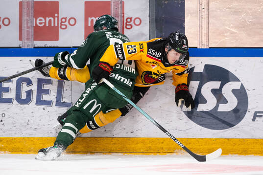 Färjestads Joel Nyström och Luleås Jesper Sellgren