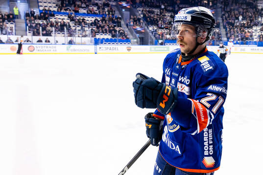 Växjös Brian Cooper jublar