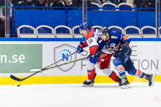 Oskarshamns Markus Nenonen och Växjös Keegan Lowe
