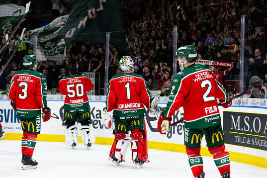 Frölundas spelare tackar publiken