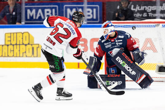 Örebros Robert Leino och Linköpings målvakt Jesper