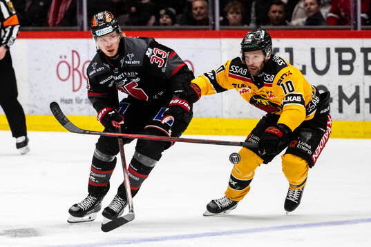 Örebros Christopher Mastomäki och Luleås Einar