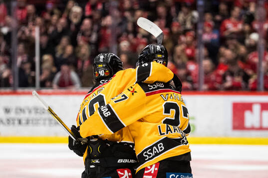 Luleås Oskari Laaksonen jublar