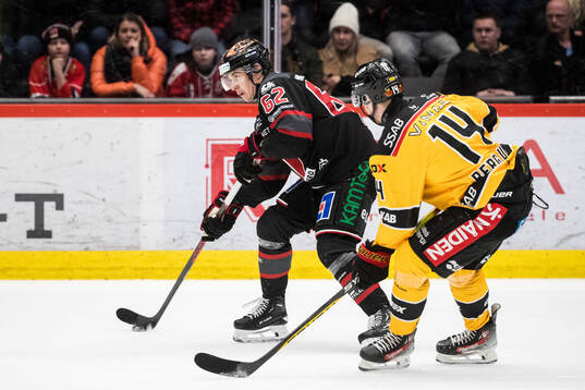 Örebros Robert Leino och Luleås Jonas Berglund