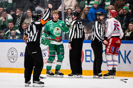 Rögles Ludvig Claesson och Timrås Panu Mieho