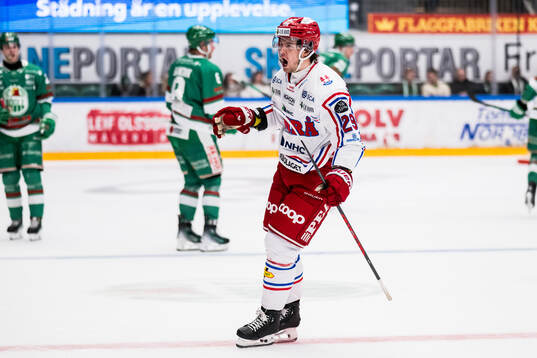 Timrås Filip Hållander jublar