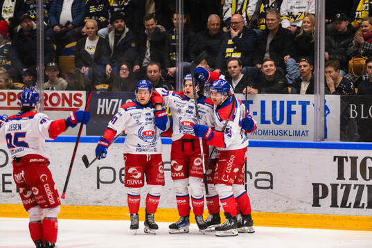 Oskarshamns  Viktor Lodin jublar