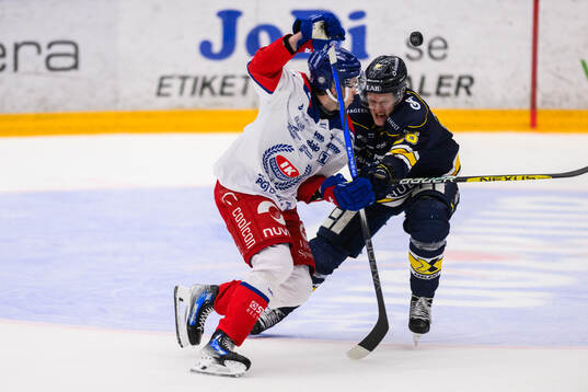 Oskarshamns  Viktor Lodin  och HV71s  Tommi Tikka