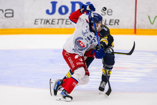 Oskarshamns  Viktor Lodin  och HV71s  Tommi Tikka
