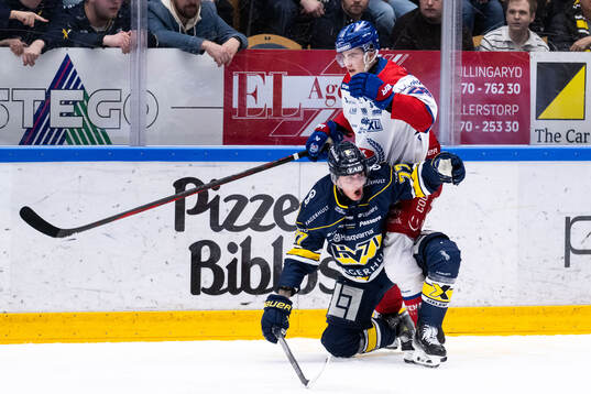 HV71s Herman Hansson och Oskarshamns Hugo Jonasson