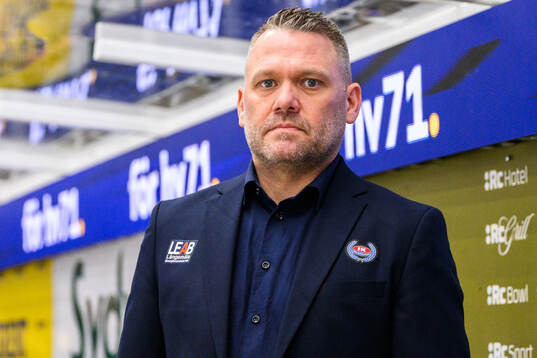 Oskarshamns assisterande tränare Mikael Holmqvistunder
