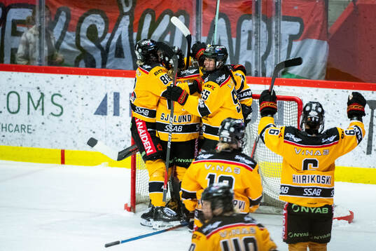 Bläddra bland fler bilder av Ishockey, SDHL, Final 1, Modo - Luleå