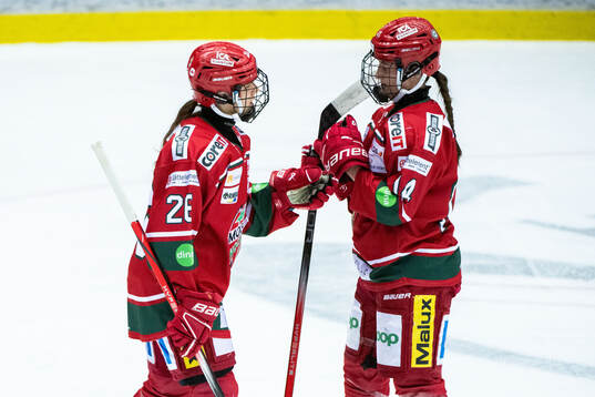 Modos Abygail Moloughny och Emma Seitz deppar