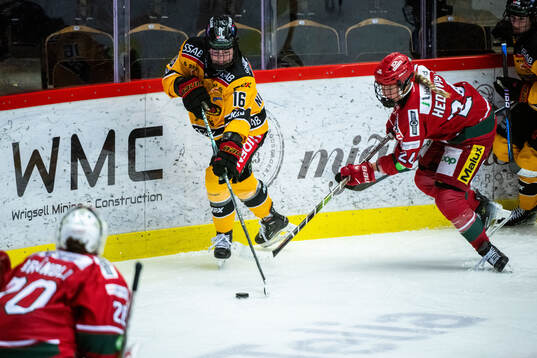 Luleås Petra Nieminen och Modos Ebba Hedqvist