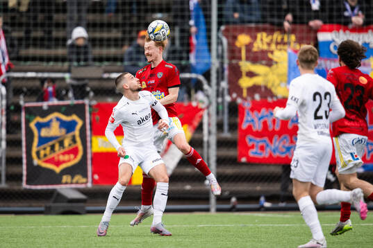 Helsingborgs Arian Kabashi och Falkenbergs Linus Borgström