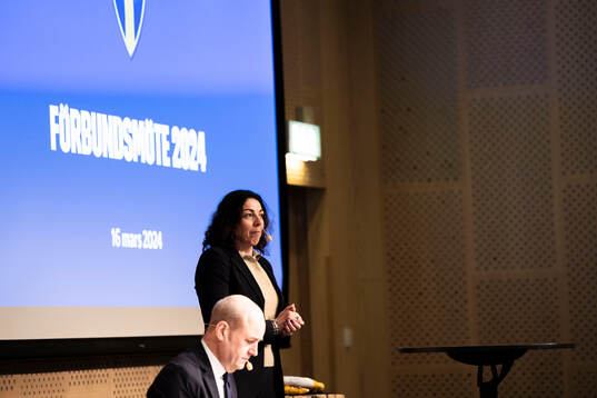 Fredrik Reinfeldt, ordförande, och Andrea Möllerberg,