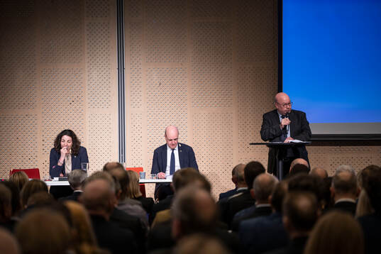 Andrea Möllerberg, generalsekreterare, Fredrik Reinfeldt,