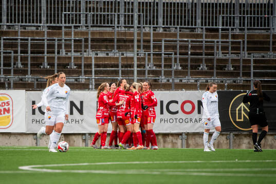 Örebros spelare jublar