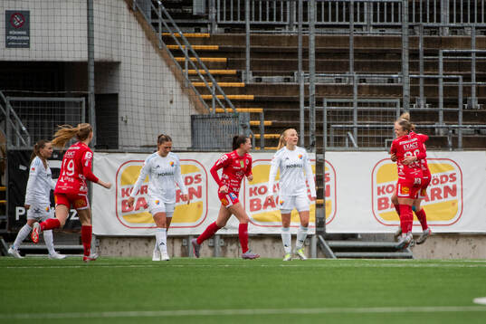 Örebros Molly Johansson gör 1-1 målet