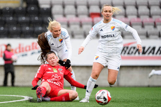 Örebros Áslaug Dora Sigurbjörnsdottir och Djurgårdens